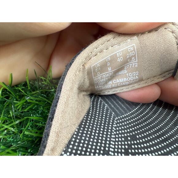 Cloudsteppers by Clarks- Gold/Black Sandals- Size 9W - Picture 9 of 10